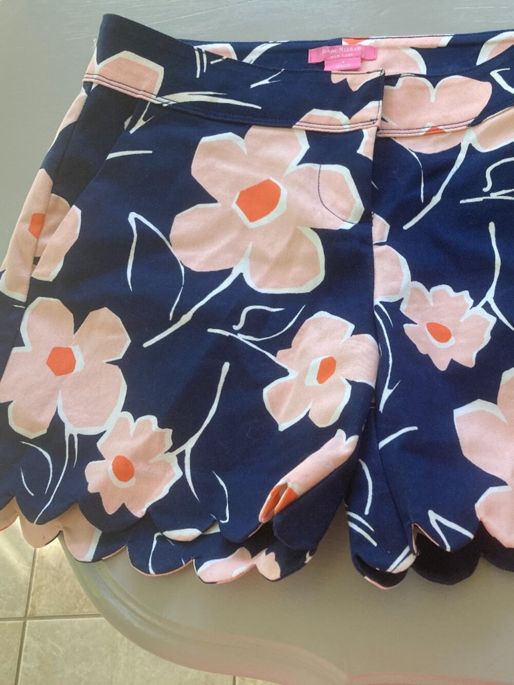 Isaac Mizrahi Scallop Shorts Sz 4-6 Cotton Spandex Pockets Floral UNWORN NEW